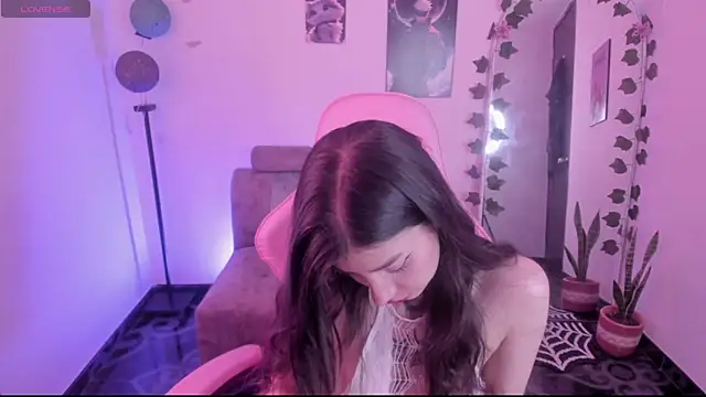 Snapshot of cami_mila9 chatting on September 17, 2025, 8:10 pm cami mila9 online show from September 17, 2025, 8:10 pm