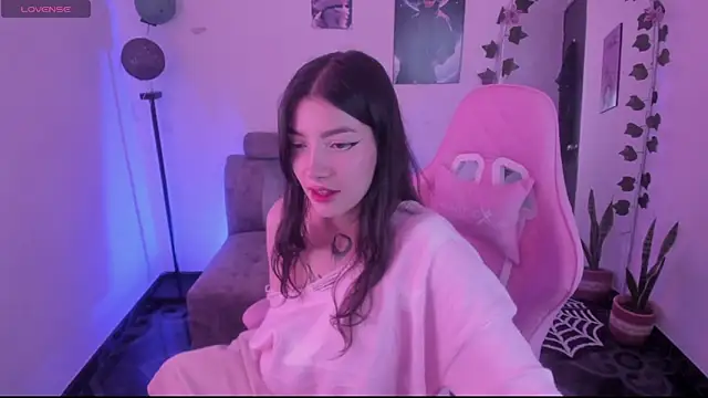 Snapshot of cami_mila9 chatting on September 20, 2025, 8:10 pm cami mila9 online show from September 20, 2025, 8:10 pm