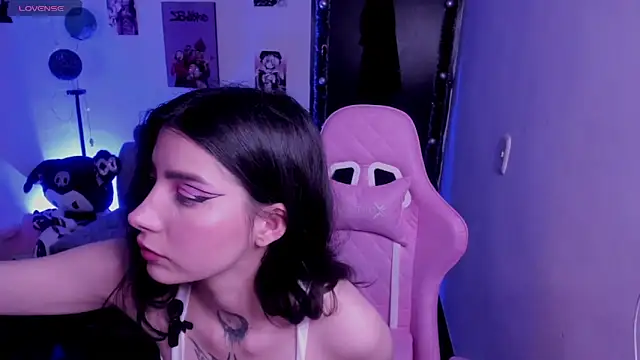 Snapshot of cami_mila9 chatting on January 6, 2026, 11:51 pm cami mila9 online show from January 6, 2026, 11:51 pm