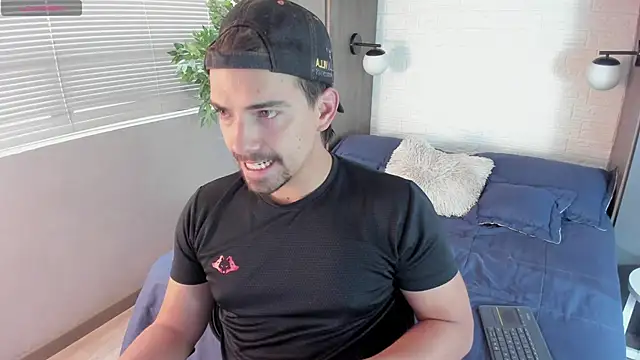 Snapshot of Ian_Daviz chatting on March 20, 2025, 9:13 pm Ian Daviz online show from March 20, 2025, 9:13 pm