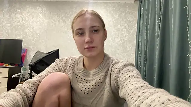 AnneBall online show from December 30, 2024, 3:46 pm