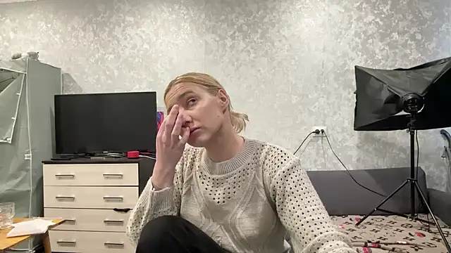 AnneBall online show from January 25, 2025, 12:16 pm