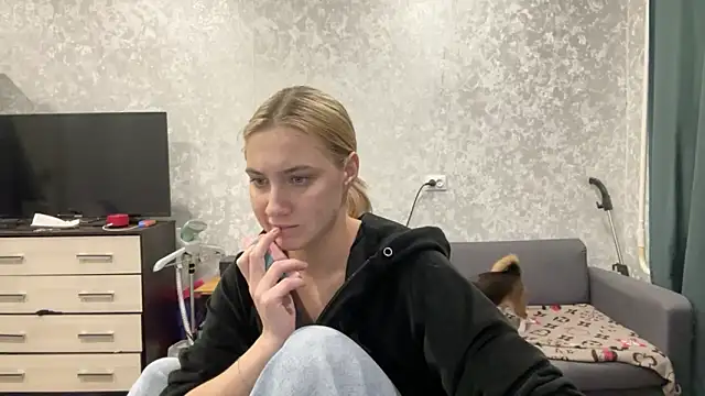 AnneBall online show from February 10, 2025, 3:21 pm