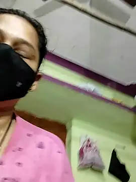 Snapshot of Kashish_18 chatting on May 11, 2026, 6:52 am Kashish 18 online show from May 11, 2026, 6:52 am