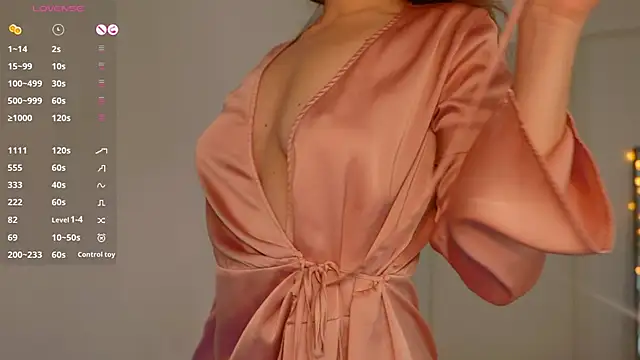 Snapshot of FazeyJ_ chatting on December 19, 2024, 7:07 am FazeyJ online show from December 19, 2024, 7:07 am