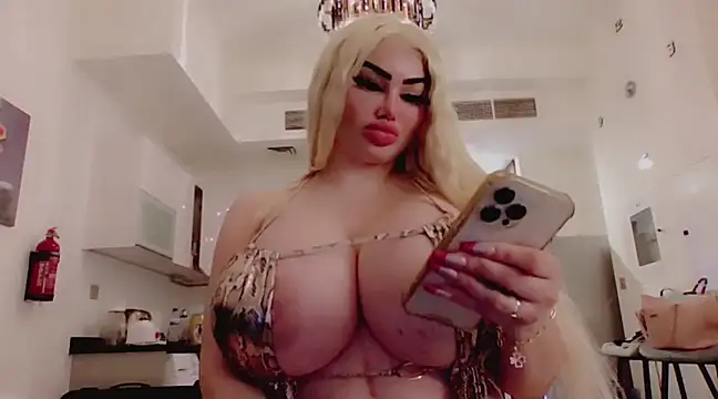 Snapshot of bibibugatti chatting on February 11, 2025, 5:07 pm bibibugatti online show from February 11, 2025, 5:07 pm