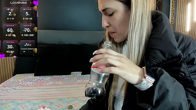 EvaaLovia1 online show from February 16, 2026, 1:29 pm