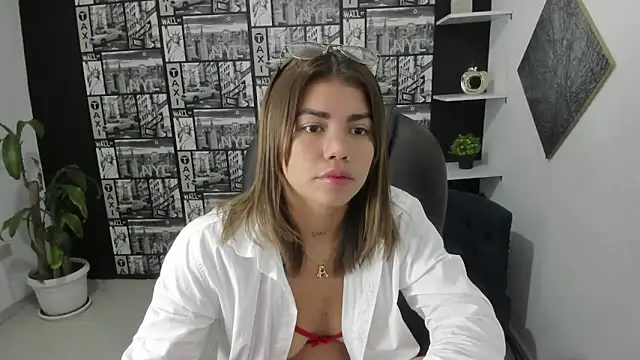 Snapshot of Gissel_Angel chatting on March 18, 2025, 7:10 pm Gissel Angel online show from March 18, 2025, 7:10 pm