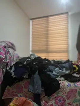 Tamyjenkins1 online show from February 15, 2026, 9:33 pm