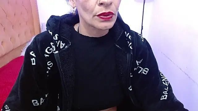 Snapshot of AlexandraJones_ chatting on February 9, 2025, 9:26 am AlexandraJones online show from February 9, 2025, 9:26 am