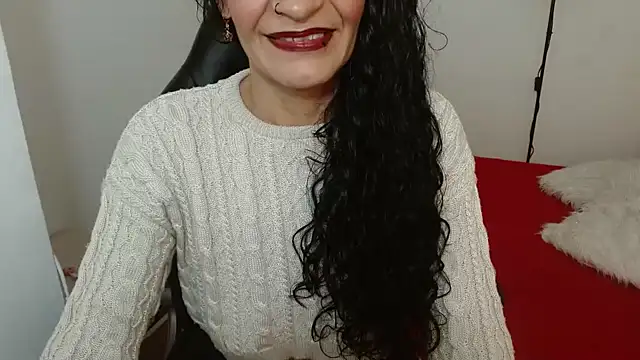 Snapshot of AlexandraJones_ chatting on February 14, 2025, 3:43 am AlexandraJones online show from February 14, 2025, 3:43 am