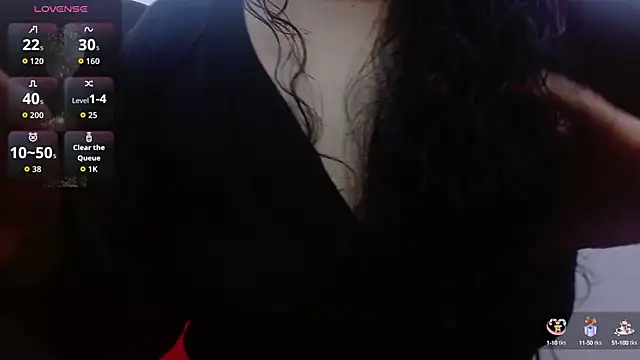 Snapshot of AlexandraJones_ chatting on October 7, 2025, 1:58 am AlexandraJones online show from October 7, 2025, 1:58 am