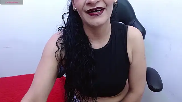 Snapshot of AlexandraJones_ chatting on October 16, 2025, 3:51 am AlexandraJones online show from October 16, 2025, 3:51 am