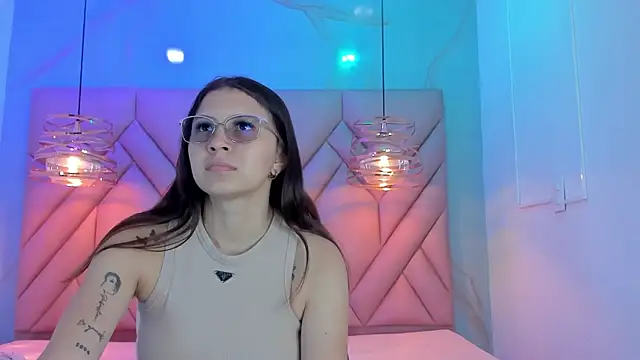 Snapshot of AngelaaCute_ chatting on July 11, 2026, 11:57 am AngelaaCute online show from July 11, 2026, 11:57 am