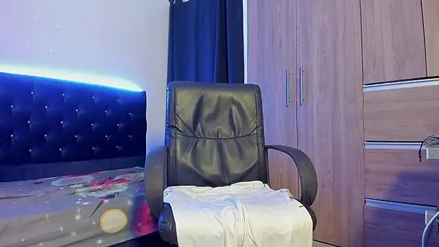 Snapshot of _diegsz_ chatting on March 23, 2026, 12:42 pm diegsz online show from March 23, 2026, 12:42 pm