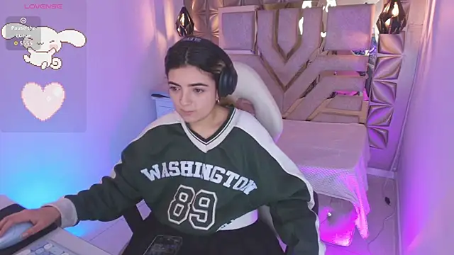 meraki fraise online show from October 8, 2025, 7:55 pm