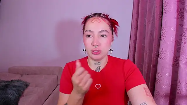 Snapshot of annika_taylor chatting on September 30, 2025, 12:59 am annika taylor online show from September 30, 2025, 12:59 am