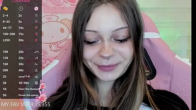 Snapshot of shy_melony chatting on February 21, 2026, 2:07 pm shy melony online show from February 21, 2026, 2:07 pm