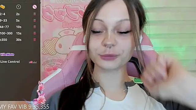 Snapshot of shy_melony chatting on February 22, 2026, 1:42 pm shy melony online show from February 22, 2026, 1:42 pm