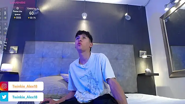 Twinkie-Alex18 online show from February 19, 2025, 9:03 pm