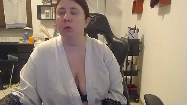 Snapshot of valerysexy chatting on December 3, 2025, 10:08 pm valerysexy online show from December 3, 2025, 10:08 pm