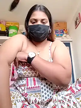 Snapshot of Hotmilfxox chatting on January 7, 2025, 8:34 am Hotmilfxox online show from January 7, 2025, 8:34 am