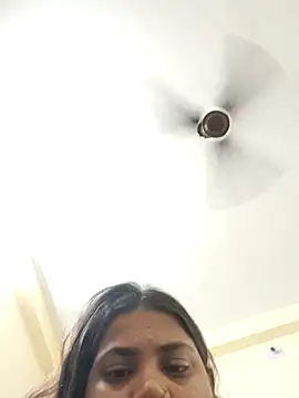 Snapshot of Hotmilfxox chatting on April 9, 2026, 10:37 pm Hotmilfxox online show from April 9, 2026, 10:37 pm