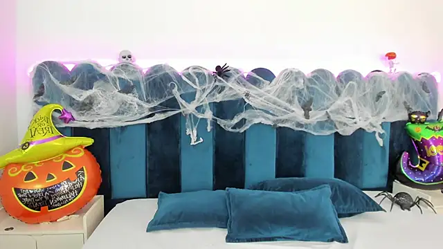 AnnyCherry  online show from October 29, 2025, 11:39 pm