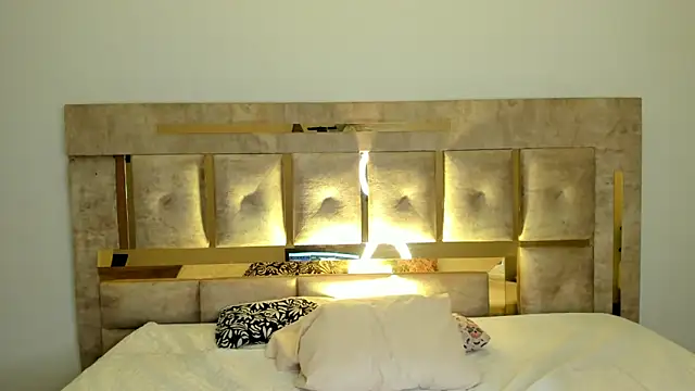 Ari sunshine  online show from October 3, 2025, 6:10 am