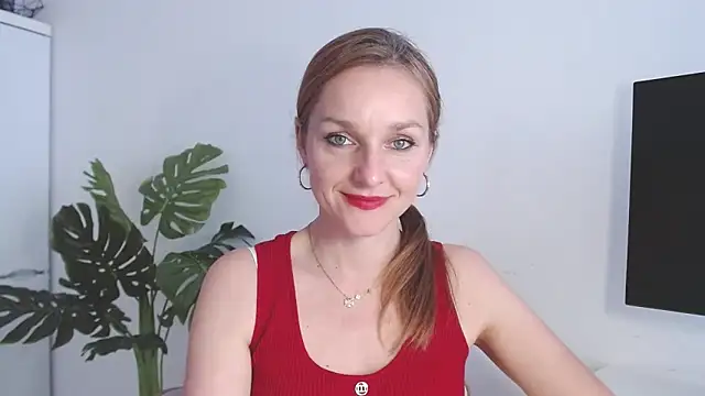 AliciaDesire online show from April 7, 2026, 1:44 pm