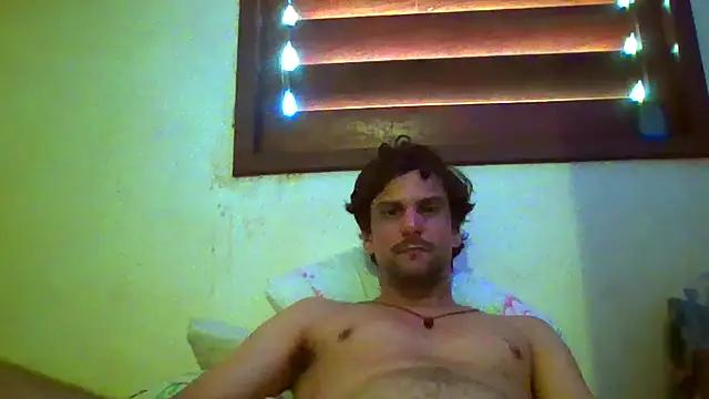 Snapshot of couplemilk chatting on February 15, 2026, 8:46 am couplemilk online show from February 15, 2026, 8:46 am