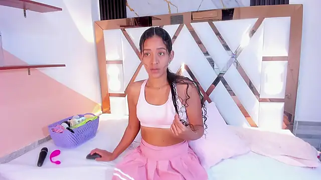 amberr sweett69 online show from March 7, 2025, 6:43 pm