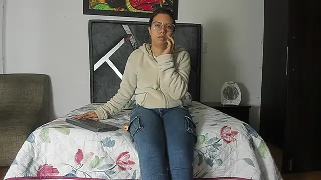 Vahiolet smith online show from October 30, 2025, 2:57 am