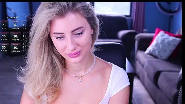 Snapshot of Naughty-Kitty1 chatting on September 10, 2025, 9:15 pm Naughty-Kitty1 online show from September 10, 2025, 9:15 pm