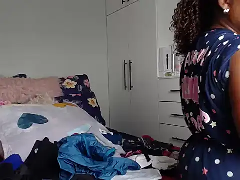 Amberbela online show from September 9, 2025, 8:47 am