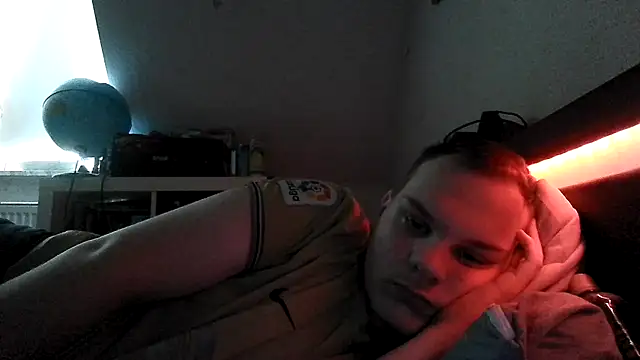 Nicolasjlhkjzl online show from April 3, 2026, 12:47 pm