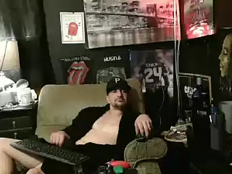 Snapshot of RM_Discov3ri3z chatting on January 10, 2025, 1:42 am RM Discov3ri3z online show from January 10, 2025, 1:42 am