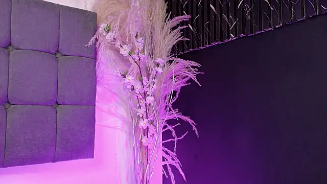 miluv19 online show from December 21, 2025, 9:22 pm