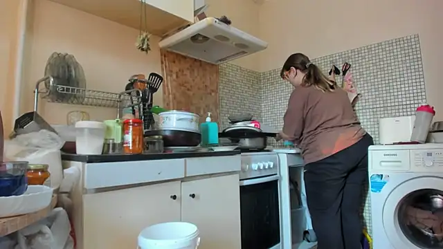 Seductive She Wolf online show from April 15, 2026, 2:46 pm