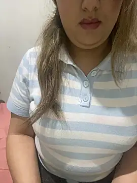 yassminsexy22 online show from February 23, 2026, 10:29 pm