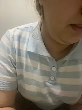 yassminsexy22 online show from March 1, 2026, 8:11 pm