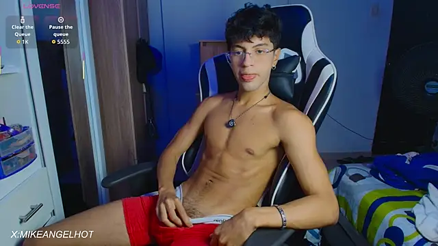 Snapshot of Angelligth chatting on June 25, 2026, 3:39 am Angelligth online show from June 25, 2026, 3:39 am