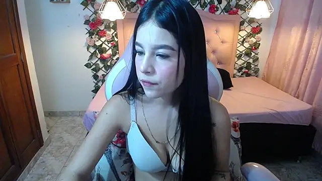 LucyCute 1 online show from January 5, 2026, 5:27 pm