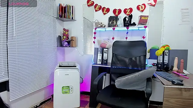 MIAUTENA online show from February 27, 2025, 12:43 am