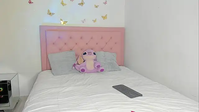 Snapshot of _violetadulce chatting on September 25, 2025, 1:42 am  violetadulce online show from September 25, 2025, 1:42 am