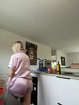 Snapshot of Giuliana_baby chatting on March 13, 2026, 9:49 am Giuliana baby online show from March 13, 2026, 9:49 am