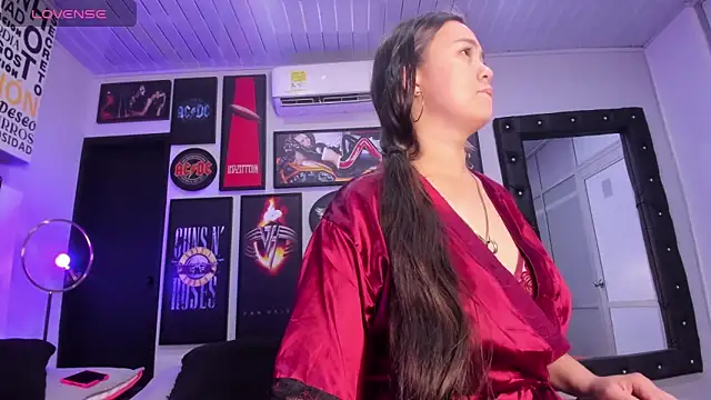 Snapshot of MADISSONLOVE_ chatting on March 17, 2025, 12:04 pm MADISSONLOVE online show from March 17, 2025, 12:04 pm