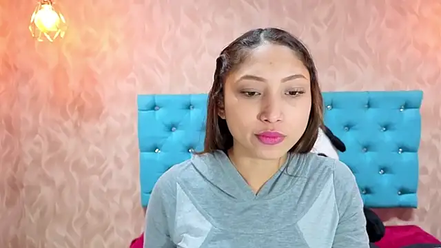 MadelineDoll online show from April 3, 2026, 2:04 pm