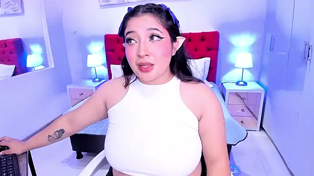 Emma monserrat online show from March 6, 2025, 7:43 pm