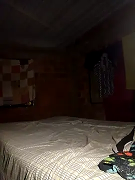 Snapshot of Yairelnegro chatting on April 3, 2026, 8:12 am Yairelnegro online show from April 3, 2026, 8:12 am